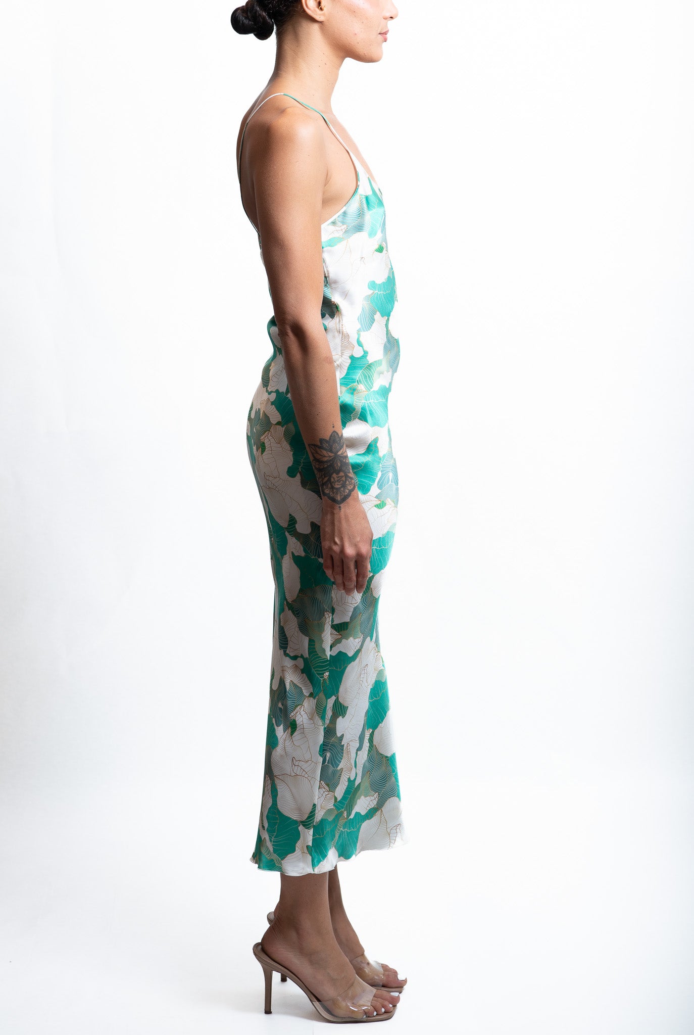 BARBERA – Bias-Cut Silk Satin Dress in "Gatsby" Print