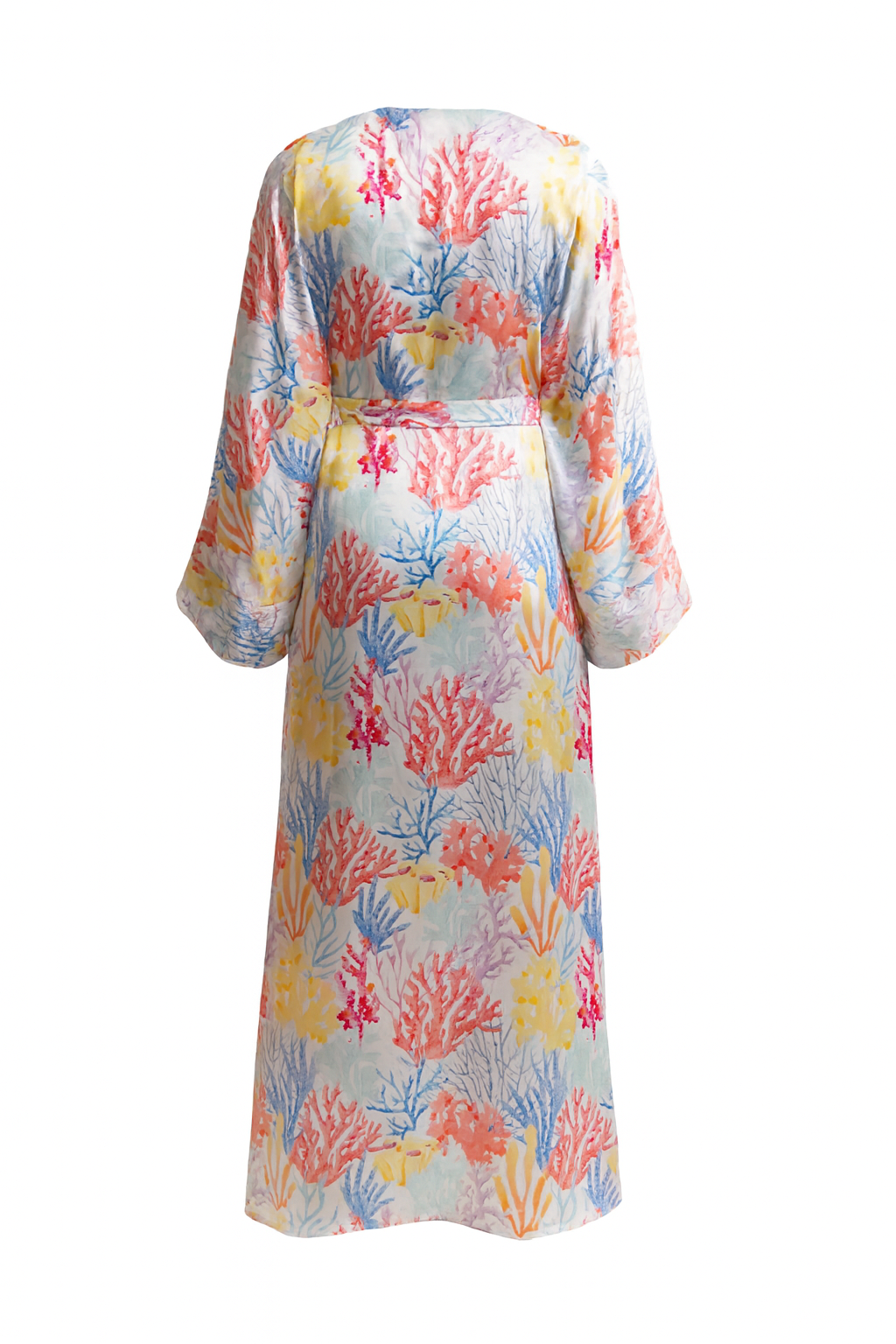 Wide sleeves and fluid drape in Como silk satin kimono