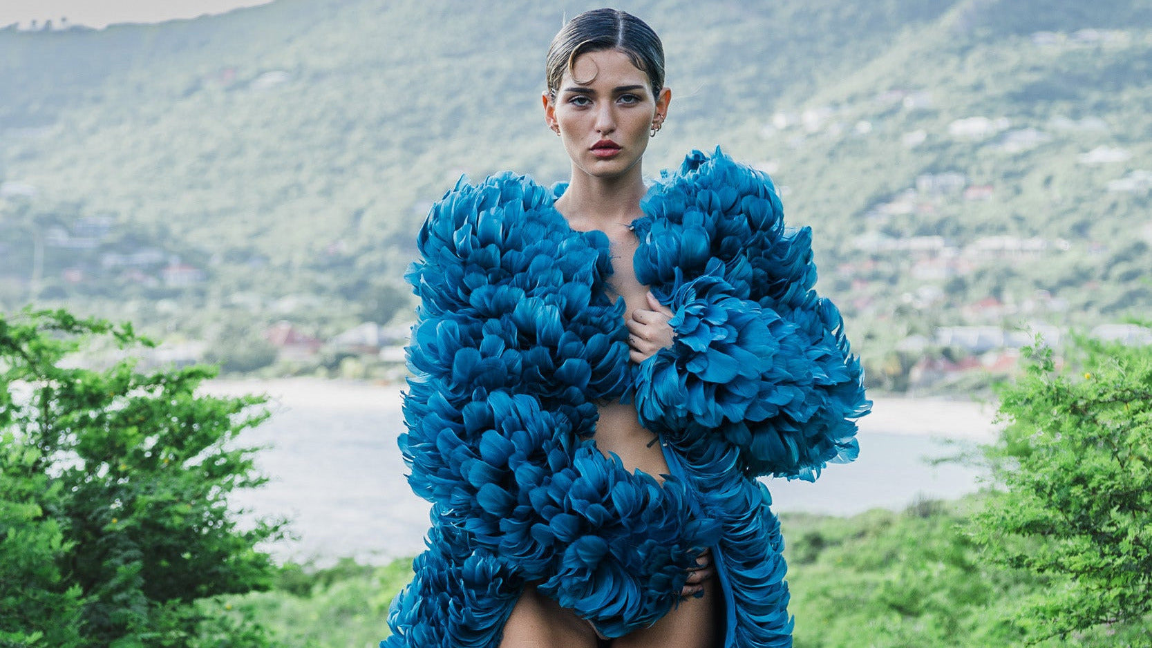 LA PRIMA -  Couture Feather